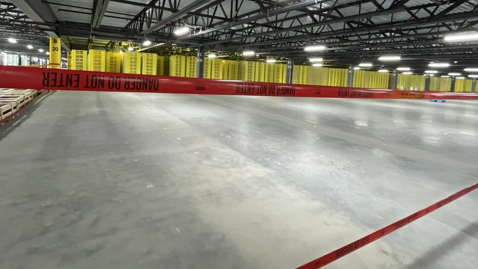 Wafb Amazon Amazon offers exclusive look of its new facility in BR
