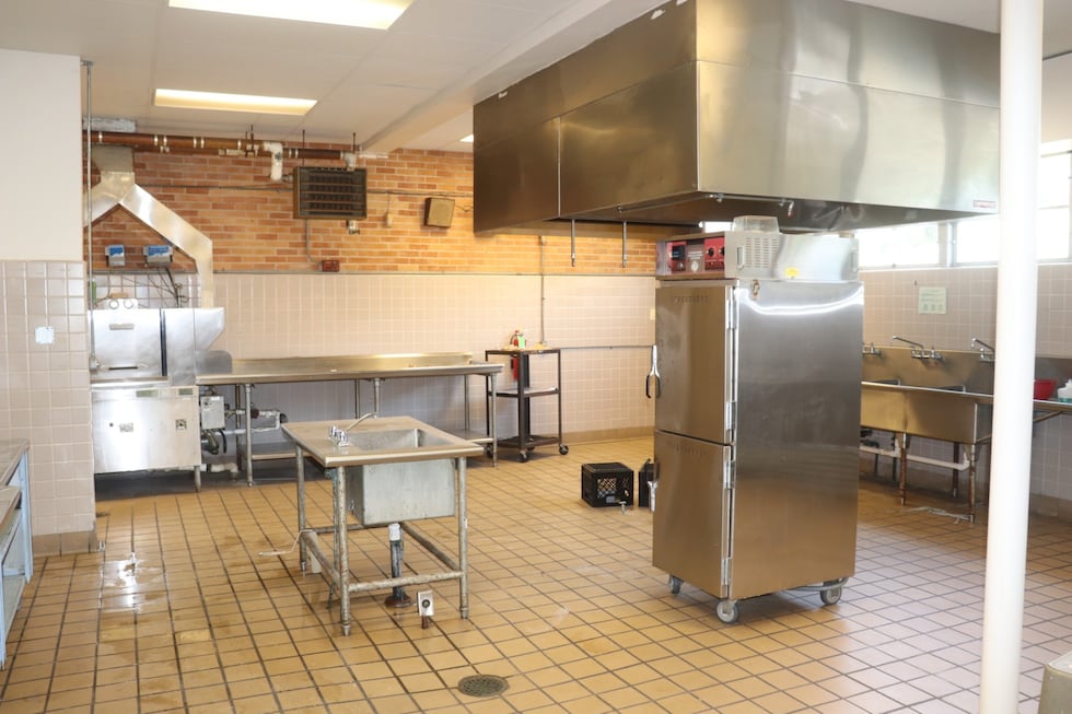 EBR Schools receive $100,000 grant for new kitchen equipment