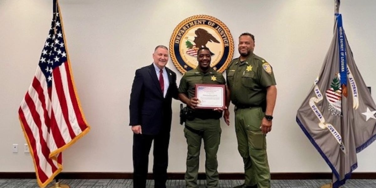 Deputy recognized for stopping attempted bank robbery at Baton Rouge bank