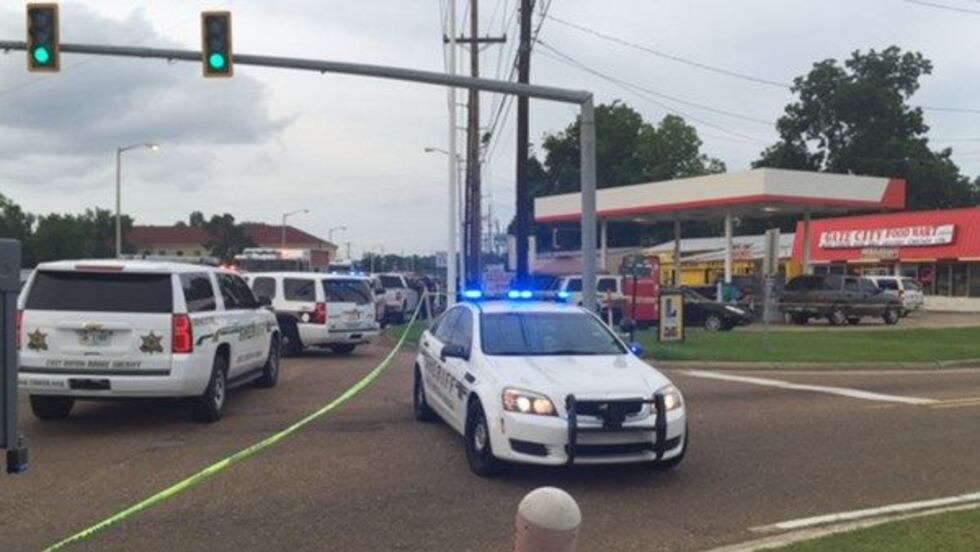 Zachary police seeking suspect connected to fatal shooting, victim Zachary police seeking suspect connected to fatal shooting, victim