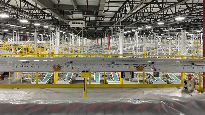 Amazon offers exclusive look of its new facility in BR