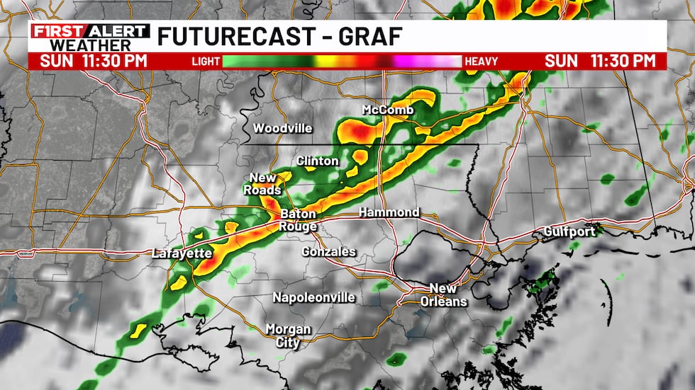 Línea de tormentas llega cerca de la medianoche