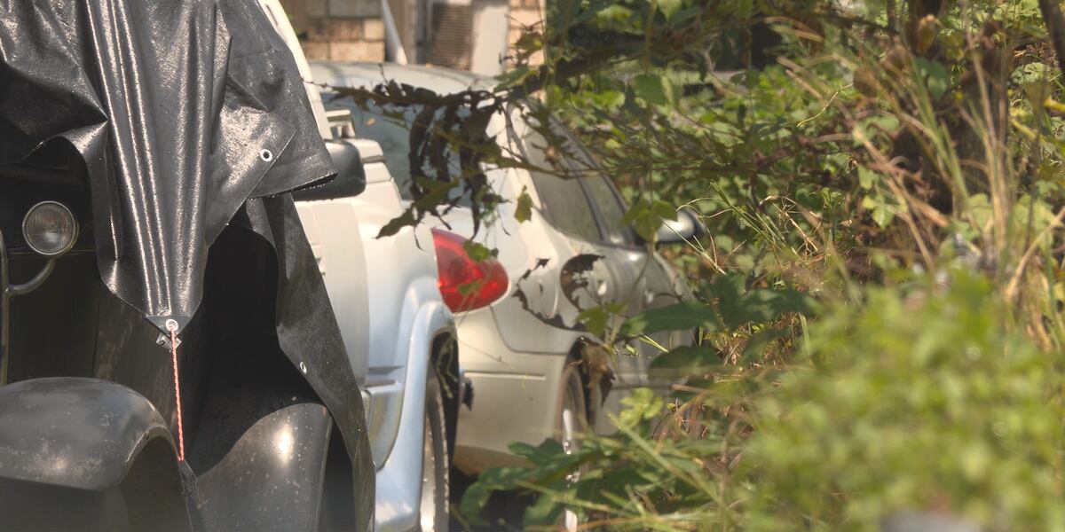Baker neighbors concerned about proposed ordinance changing requirements to do car repairs at home Baker neighbors concerned about proposed ordinance changing requirements to do car repairs at home