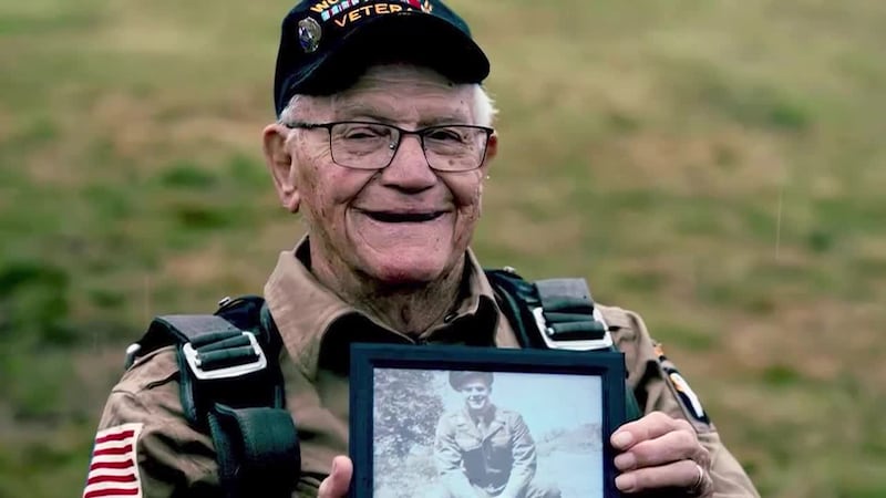 A World War II vet relived the experience of parachuting onto the beaches of Normandy at 98...