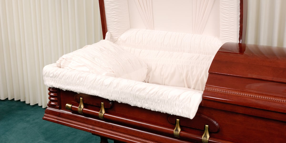 Wafb Woman who was pronounced dead comes back to life at funeral home ...