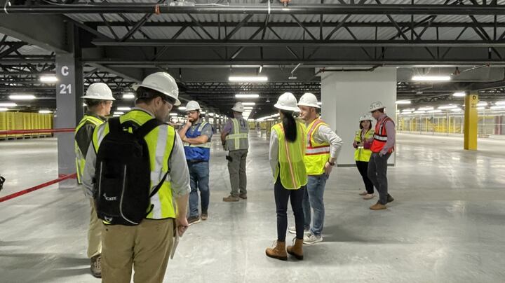 Wafb Amazon Amazon offers exclusive look of its new facility in BR