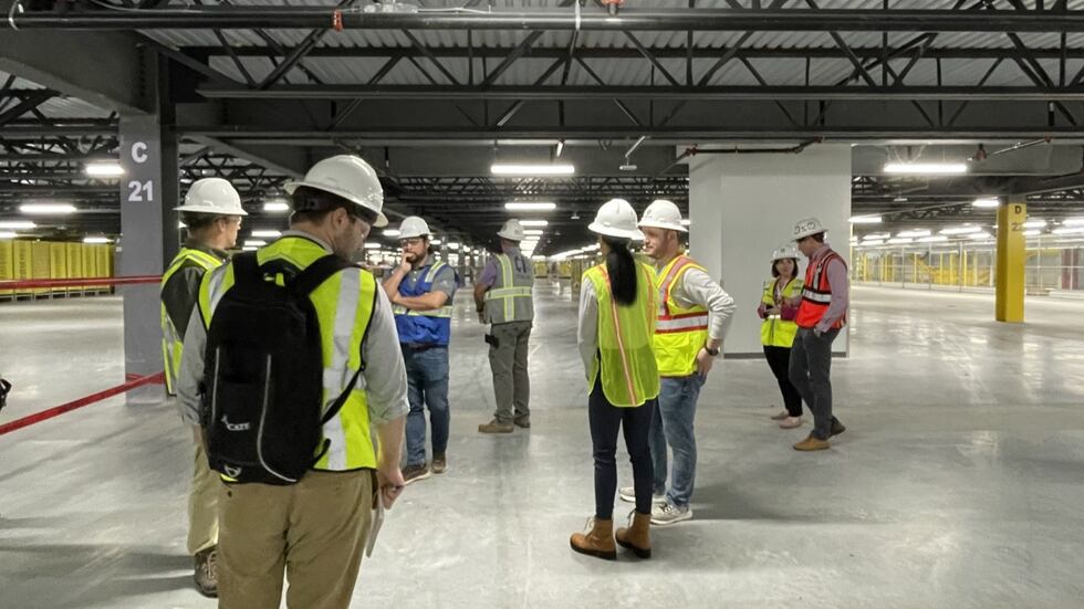 Wafb Amazon Amazon offers exclusive look of its new facility in BR